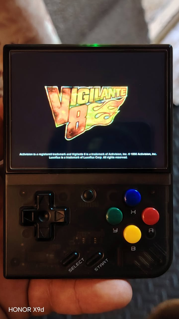 ابلي وان محمول وجميع الألعاب الكلاسيكية للتواصل 
واتساب ***********
