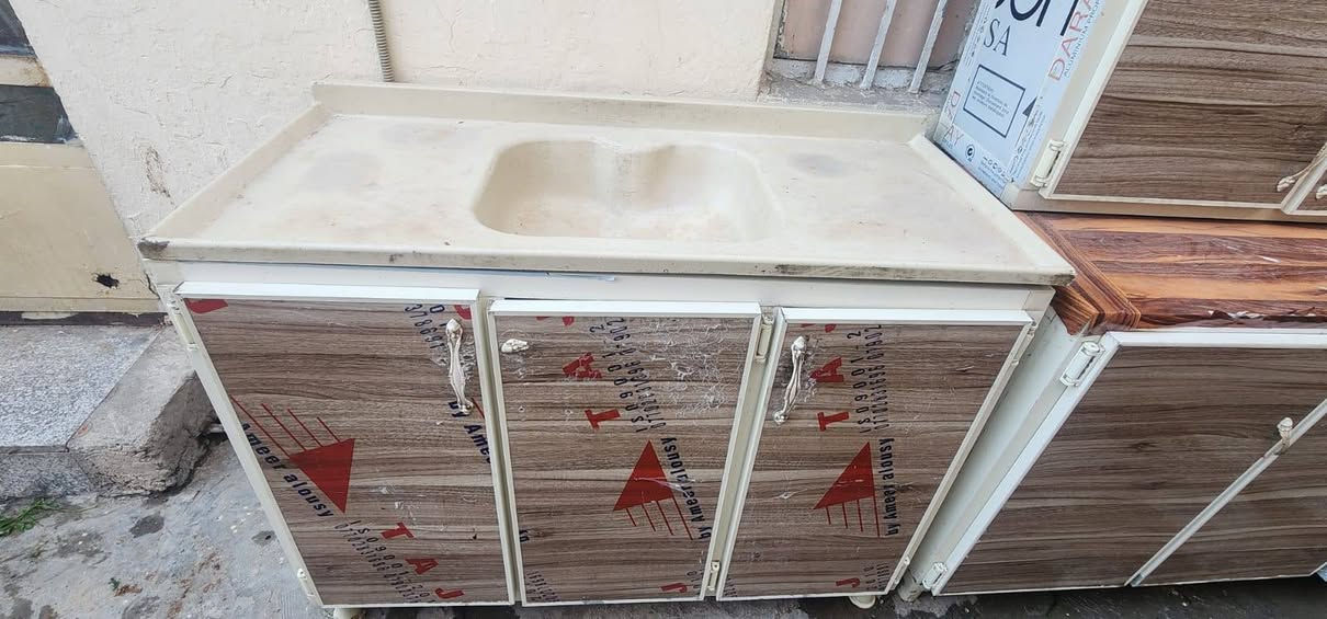 السلام عليكم، للبيع
كاونتر وسنك السعر 250 
العنوان /بغداد، الدوره، الطعمه 
رقم الهاتف:  ***********
