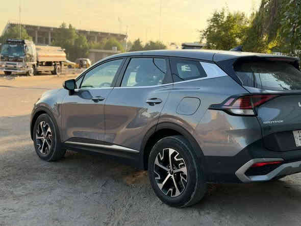 سلام عليكم كيا سبورتج مديل 2023 وارد مريكي سياره موصفات EX معروفه موصفات فول ماعده البانرامه محرك 2500  ماشيه 14 الف 
صور الحادث مرفوقه بل المنشور السعر 225 وبيها مجال 
الهاتف ***********
