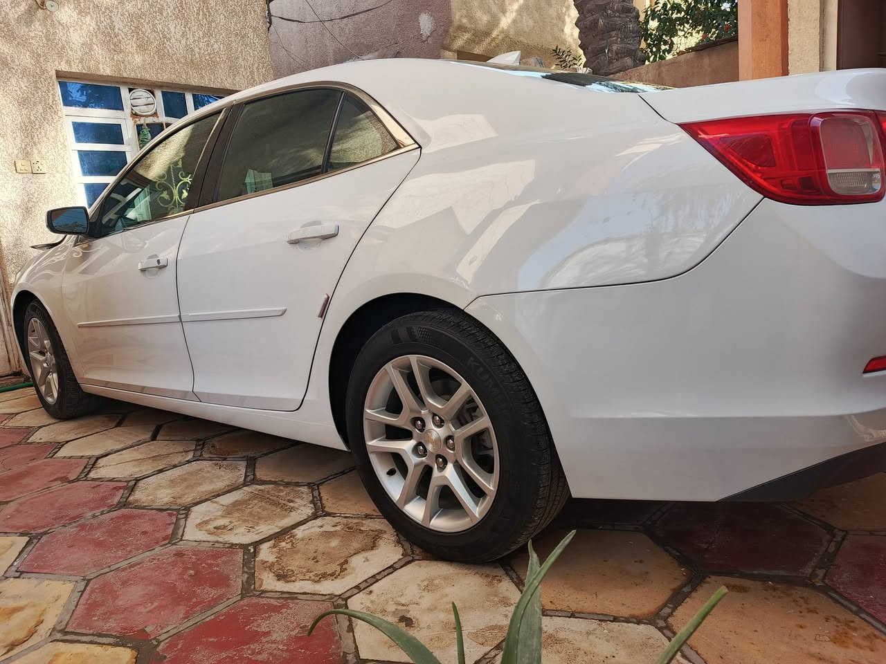 السلام عليكم ...   ماليبو وارد امريكيLT 2015  حجم 2500  ....  ماشية 45 الف ..  فقط بارد في صندوق . سيارة رقم بابل باسمي....***********
