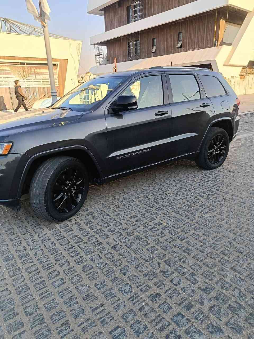 جيب موديل 2019 وارد امريكي جادثه جاملغ وبنيد وربع الباب العبري صبغ السياره نضيفه *********** السعر 225 وبيه مجال
