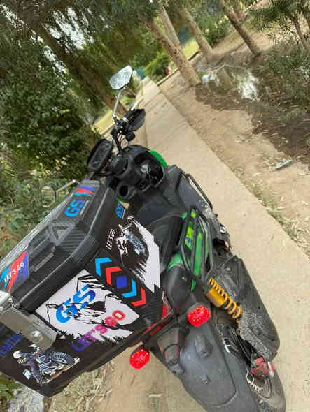 للبيع وحش الاباتشي ٢٠٢٥
ماركة هيونداي جداً عالي مستخدمة قليل اخت الجديدة مابيهة نقص ترايهة زيرو دراجة قوية ورزنة وعتمادية طستهة ناعمة دبلات عالية جبلية 
٦ بطاريات مسطرة اكبر حجم للبطاريات ٤٠ امبير تمشي بالشحنة الوحدة ٧٠-٨٠ كيلو 
ملف ضخم ٣٠٠٠واط ينطي سرعة ١٠٠ حقيقي+شلعة جداً نشطة كير٤سرع ونضام الرجوع للخلفR
نضام APS للبريك بالاضافة الى بريكات هايدروليك امامي خلفي 
نضام انارة فولled لايت امامي زنون عالي ناصي جداً قوي + سكن لد ابيض  شاشة ذكية لضهور الاعطال وقياس الفولتية ونسبة الشحن بيهة بوكس اصلي عازل للحرارة قوي ومساحتة جبيرة وبي قفل 
شاحنة بلاديه مالتها
💵السـعر مليون و300 وبيها مجال
📍مكاني بغـــداد / قضاء الطارميه 
📞واتساب ***********
