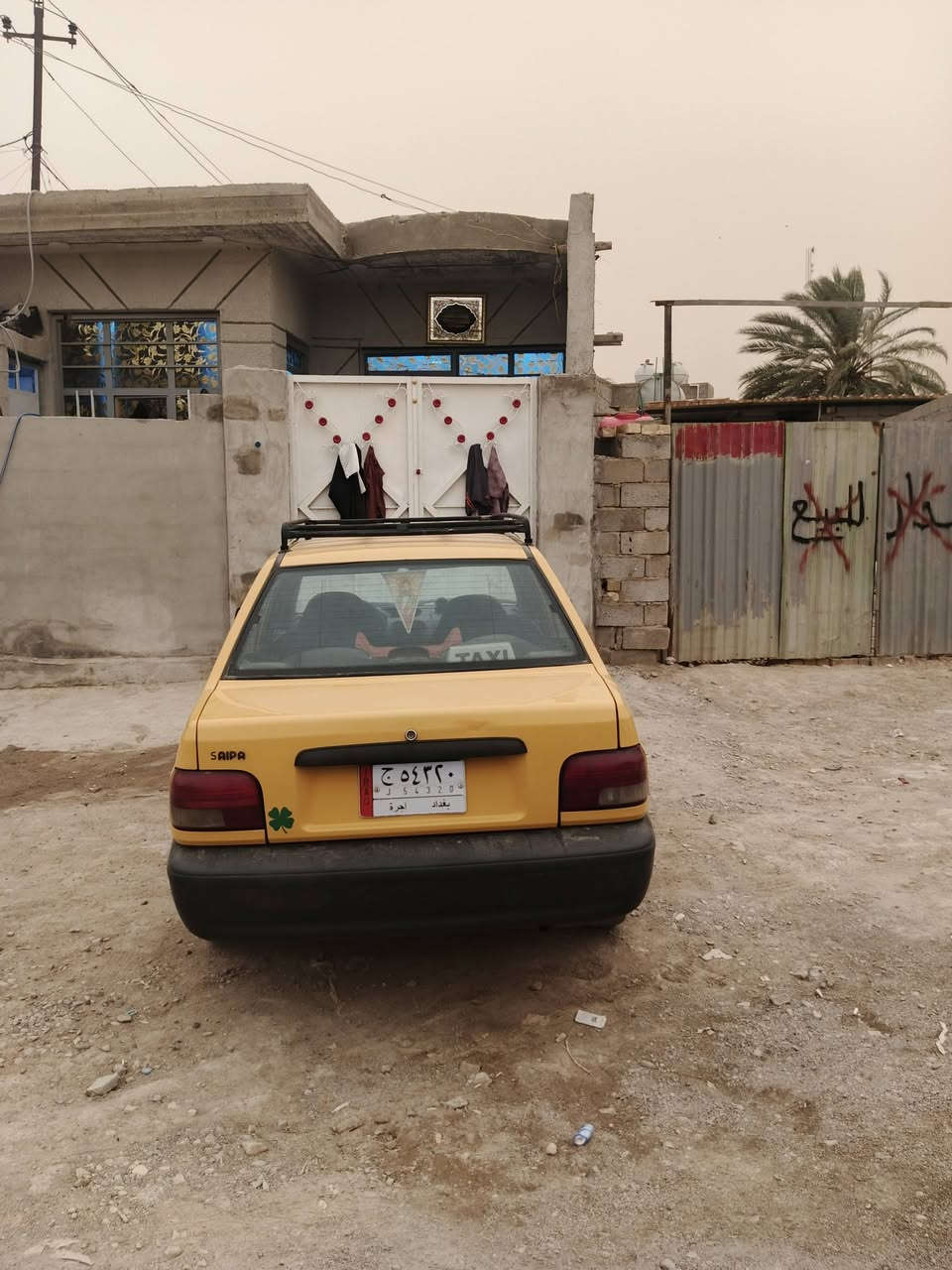 السلام عليكم سايبه موديل 15 سياره نظيفه وجاهزه بده الزوج شام اللغات بدون ضربه شواصي جدد ضربه ما بيها ولا صبغ السنويه ل 28 عليها غرامه ورقتين المشتري يستلم صافي السعر 33 وبيها مجال عنوان بغداد المشتل رقم تليفون ***********
