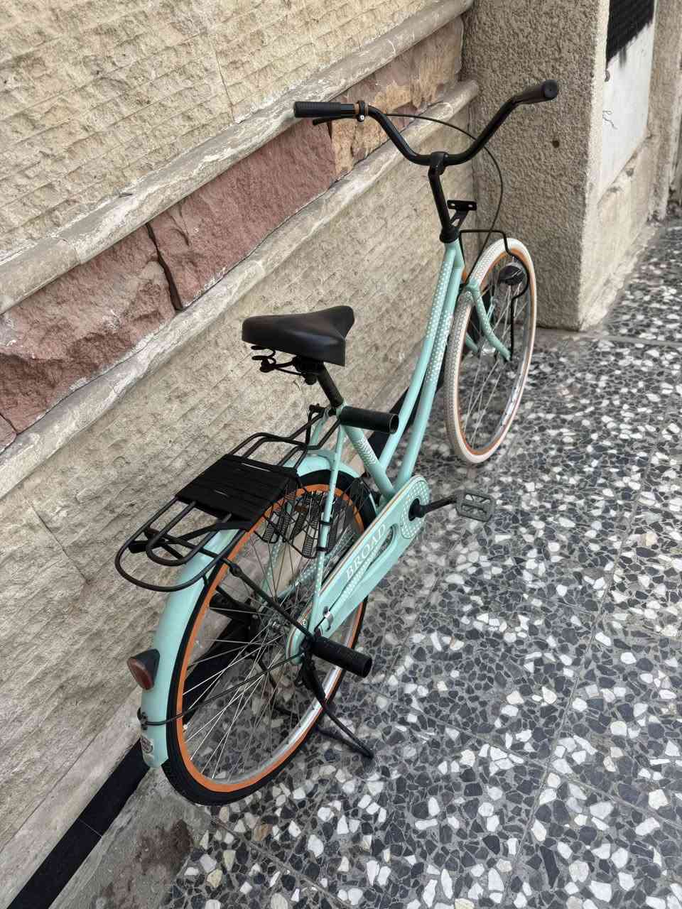 سلام عليكم باسكل بناتي البيع باسكل فول نضافه موديل 18 السعر ب120مكاني بغداد جديدة الي ريده *********** اتصل
