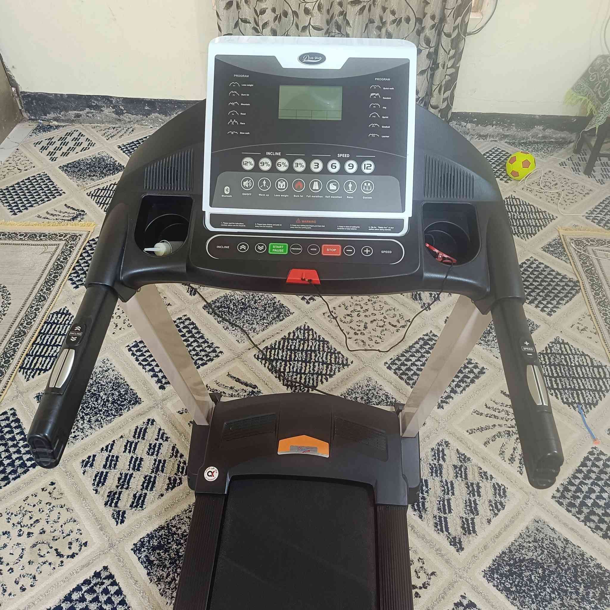 السلام عليكم
جهاز جري من شركة(Daily youth)  غني عن التعريف نظيف جدا جدا صار اربع اشهر من اخذته ب680 الف وهسه اريد ابيع سبب عدم التفرغ  . 

*جبلي
* بلوتوث (سماعتين)
* نظام قاعات نوع(DC) وليس(AC) نظام بيتي
* يتحمل وزن 150 حقيقي
السعر 560 الف مع وصل الضمان وبيه مجال قليل العنوان كربلاء حي العسكري قرب سوق العابد.
للاستفسار الاتصال على الرقم ***********
