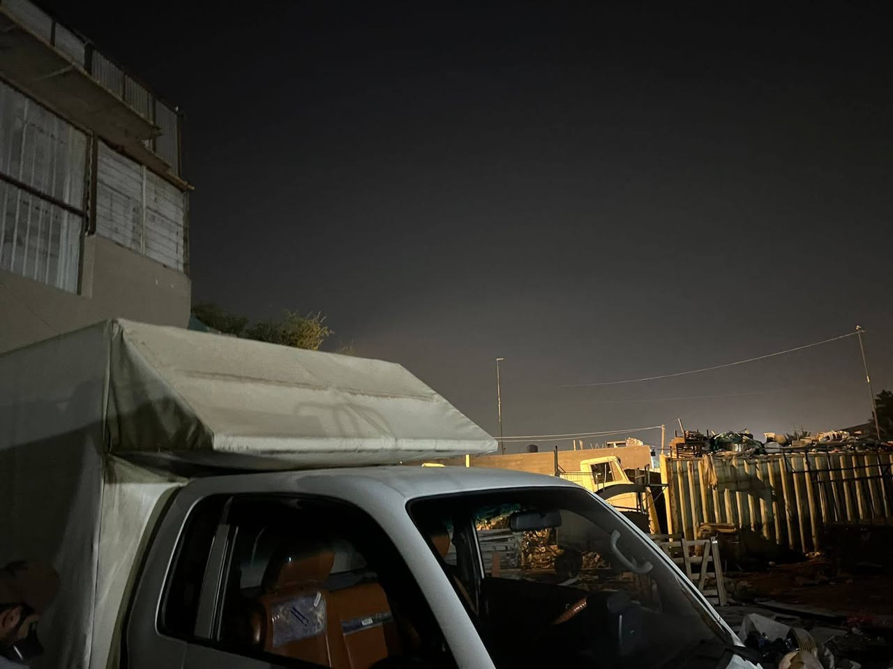 محجر كيا نثيه هوة و الجادر ماله المحجر نظيف وما مستعمل هواي الشراي يتصل *********** اتصال فقط رجاء
