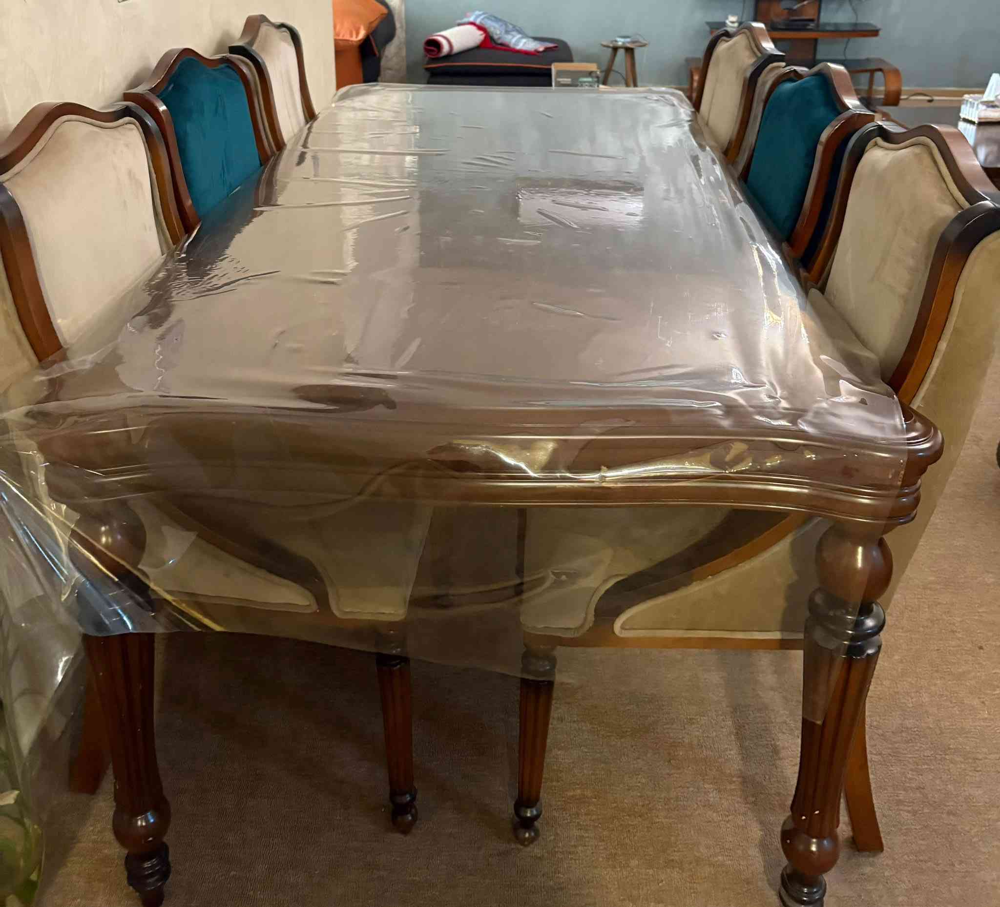 غرفة طفل خمس قطع مثل ماموضح بالصوره نظيفه سعرها ٣٥٠ 
ميز طعام من القند جديد ماخذي ب٢٠ ورقه 
مترتين ست كراسي سعره ٧٥٠ 

الى الراغبين يتواصل ع هذا الرقم واتس اب 
***********
