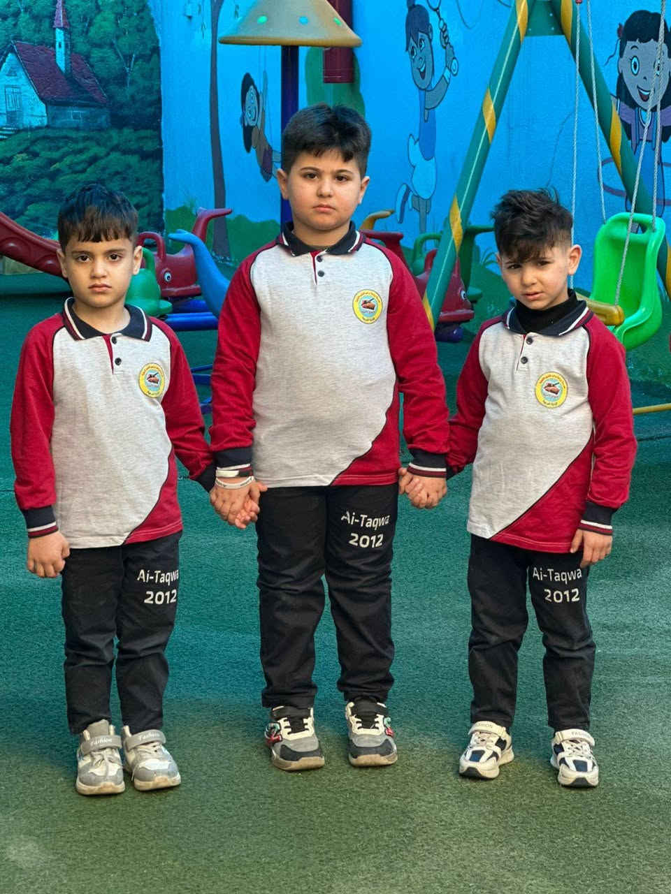 ✨ أهلًا وسهلًا بأطفالنا الأحبّة ✨
تتشرف روضة براعم التقوى باستقبال براعمها من عمر سنة واحدة إلى ٦ سنوات، في بيئة آمنة، دافئة، مليئة بالحب والتعلّم 🌈👶🧒
نقدّم لأطفالكم:
📚 تعليم الكتابة والقراءة والجمع بأسلوب ممتع
🔤 تعلّم اللغة الإنكليزية
💻 دروس الحاسوب بما يناسب أعمارهم
⏰ أوفرتايم تعليمي بإشراف كادر مختص ومحب للأطفال
🧸 يتوفر لدينا تسجيل:
▫️ يومي
▫️ شهري
▫️ سنوي
مع يوم تجريبي لراحة واطمئنان الأهل 🤍
🕘 الدوام من الساعة 6:30 صباحًا ولغاية 3:00 عصرًا
معنا يكبر طفلكم بالعلم والأخلاق والابتسامة 🌱
براعم التقوى… حيث تبدأ الحكاية الجميلة 💖
إ 🌷
☎️وت ساب ***********
