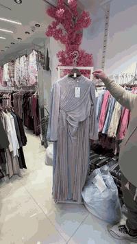 فستاني مناسب متوفر قياسات كاملة مثل واضح متوفر توصيل لجميع العراق ***********
