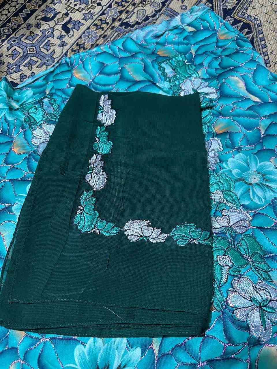 توفرت المخاوير الحرير الاندنوسي الاصلي
مع شال وتطريز  
#مخاوير #مخور #حرير


**إذا كنت صاحب هذا الإعلان وتريد حذفه لأي سبب، رجاءا أرسل رسالة إلى الدعم الفني**