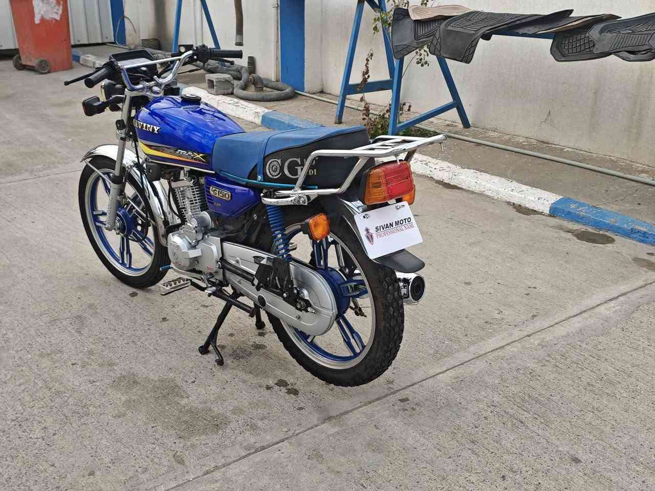 عربي
سافين  2021 
خمسه غير 
محرك 150
محرك. كبس بشرط
منفيست بشرط
كاربايات بشرط
سلف  بشرط
نضافه. 💯 
490الف
***********.    واتس
