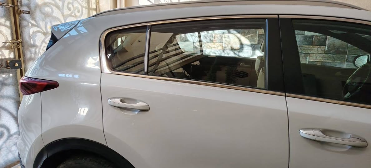 كيا سبورتاج موديل 20 خليجي سعر شدتين وبيها مجال سياره فول بدون بصمه المري الجانبيه اشاير الانظمه قياده ثلاثه  تحكم ستيرن جهتين والسياره خير من الله مال بيت مكان السيارة بغداد الدورة ابو دشير *********** بغداد, العراق
