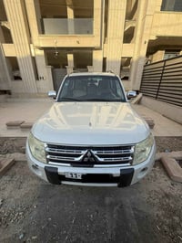 باجيرو حبتور  2010 خليجي  مكفوله من الصبغ بيه بارد صغير بالجاملغ ايمن ...
