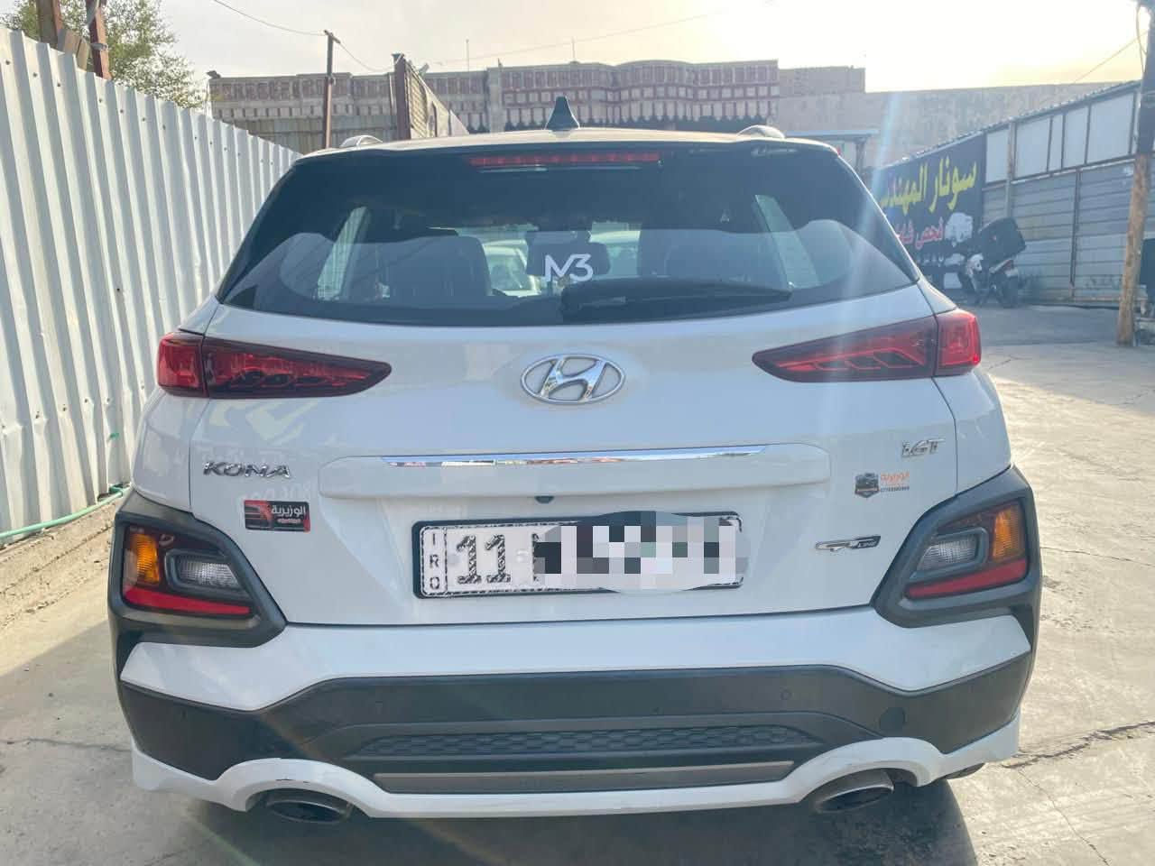 🚗 للبيع | هيونداي كونا 2018 وارد كوري () 🇰🇷
✨ فول مواصفات - عدا السلايد

📍 المكان: بغداد - الشعب / حي التجار

🔹 المواصفات:

* موديل 2018

* ⁠تو كلر مميز اصلي 

* وارد كوري ()

* محرك 1.6 تيربو GDI

* ناقل حركة أوتوماتيك DCT (7 سرعات)

* نظام دفع أمامي (FWD)

* ممشى 70,000 كم

* شاشة لمس

* كاميرا خلفية

* حساسات أمامية وخلفية

* شاشة معلومات (HUD) على الزجاج الأمامي

* تشغيل بصمة (Smart Key)

* تشغيل عن بُعد

* دخول ذكي بدون مفتاح

* مثبت سرعة

* مقود متعدد الوظائف

* بلوتوث + USB + AUX

* Apple CarPlay & Android Auto

* تكييف أوتوماتيك

* مقاعد جلد

* تدفئة وتبريد للمقاعد الأمامية

* تحكم كهربائي بالمرايا

* إنارة LED أمامية ونهارية

* جنوط ألمنيوم رياضية

* زجاج ومرايا كهربائية

* نظام مانع الانزلاق (ESC)

* نظام الثبات الإلكتروني

* ABS

* Airbags متعددة

* مانع تشغيل ضد السرقة (Immobilizer)

* ⁠وباقي المواصفات المعروفه

💰 السعر: 120 ورقة (قابل للتفاوض بالمعقول)

📞 للاستفسار:

* ***********

* ***********

✅ سيارة نظيفة جداً، جاهزة للفحص، بحالة ممتازة، ومناسبة للاستخدام اليومي والسفر.
