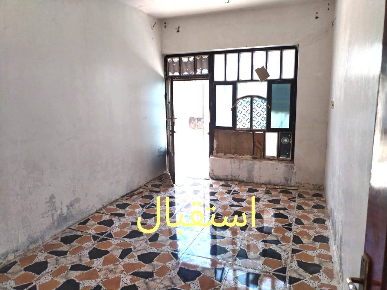 بيت للبيع حي الزيتون مطلوب مبادرة المساحة 100 م على ساحة البناء طابق واحد مطلوب 45 مليون .....
باليد 38 مليون...
*********** مكتب المحنه
