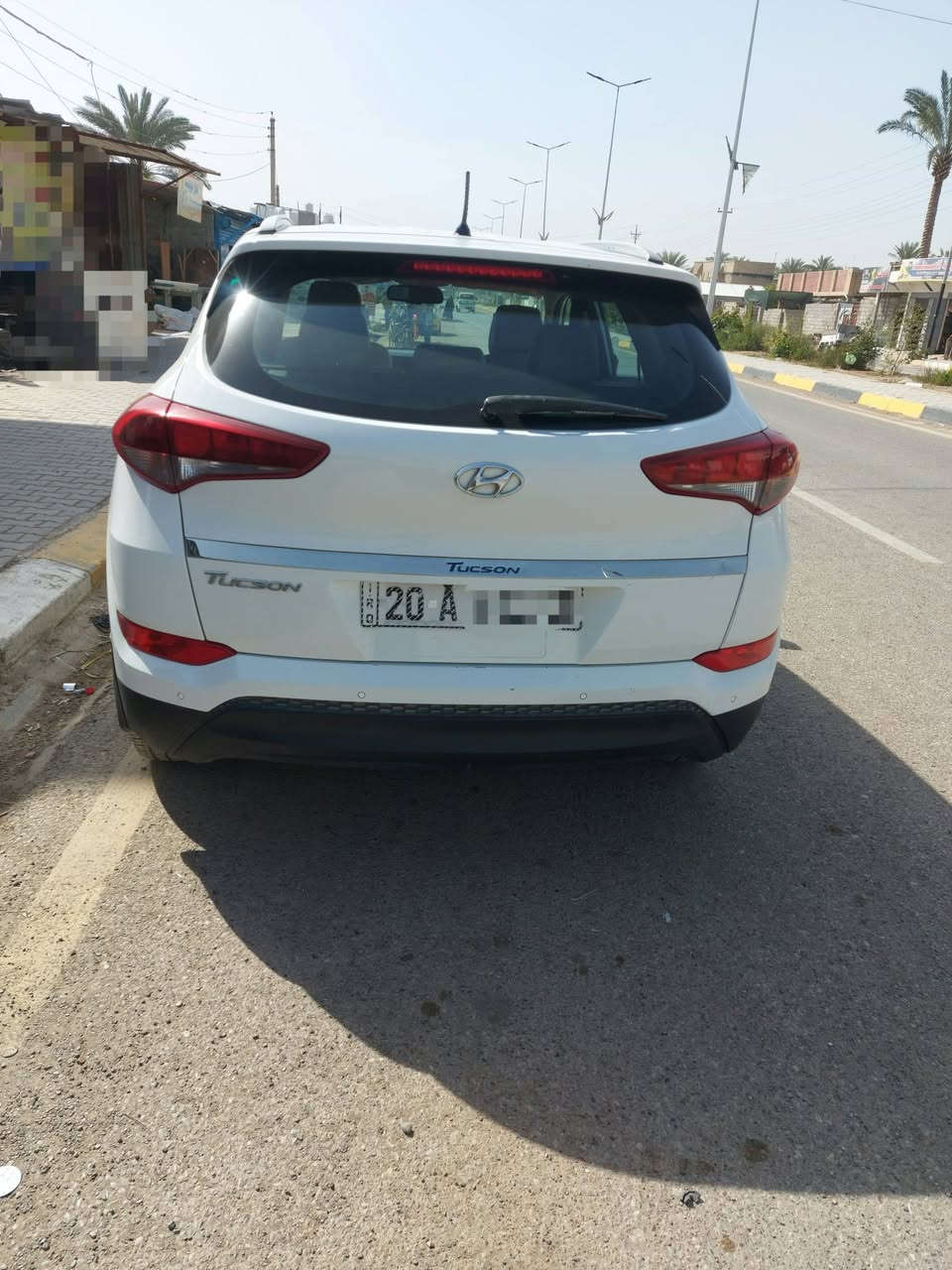 سلام عليكم  
توسان 2018 مواصفات خليجي 4 سلندر  حجم 2.0L تنفس طبيعي سيارة ماشية 91 الف كيلومتر  . رقم ديالى الجديد سنوية وهزة جديدة ، مكانها ديالى تقاطع القدس . السعر 180$ وبيها مجال . للإستفسار ***********
