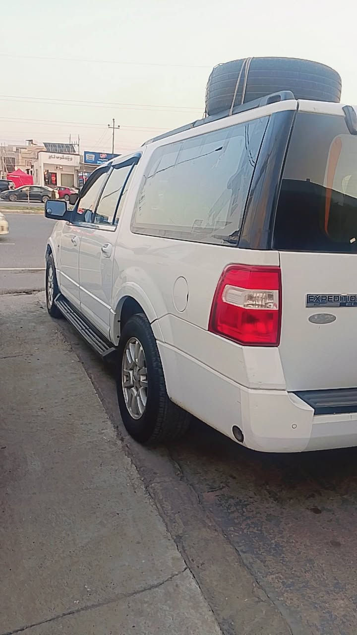 السلام عليكم فورد موديل ٢٠١١ لبيع  تفاصيل سيارة عل رقم اني مكلف بيهة مكانهة بغداد بيهة خط بغداد اربيل لبيع هية وخطهة
‏‪+964 771 664 3583‬
