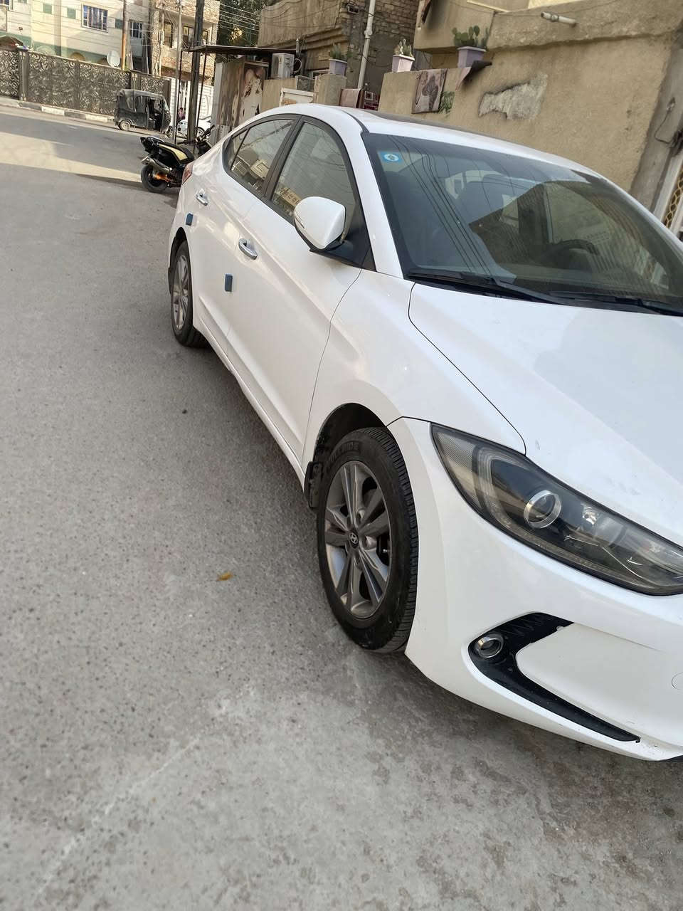 السلام عليكم خوان 
النترا موديل ٢٠١٨
خليجي 
سياره جديده مال بيت 
بيها دعاميه اماميه صبغ 
وبارد باب سايق 
تبريد ثلج 
تخم تاير جديد 
صدر جديد 
سياره نظيفه 
سياره ماشيه ٨٤
سوناره موجود سياره 
السعر 
١٥٢
وبيها مجال 
مكان السياره بغداد الغزالية 
رقم الهاتف***********
وخاص مفتوح
