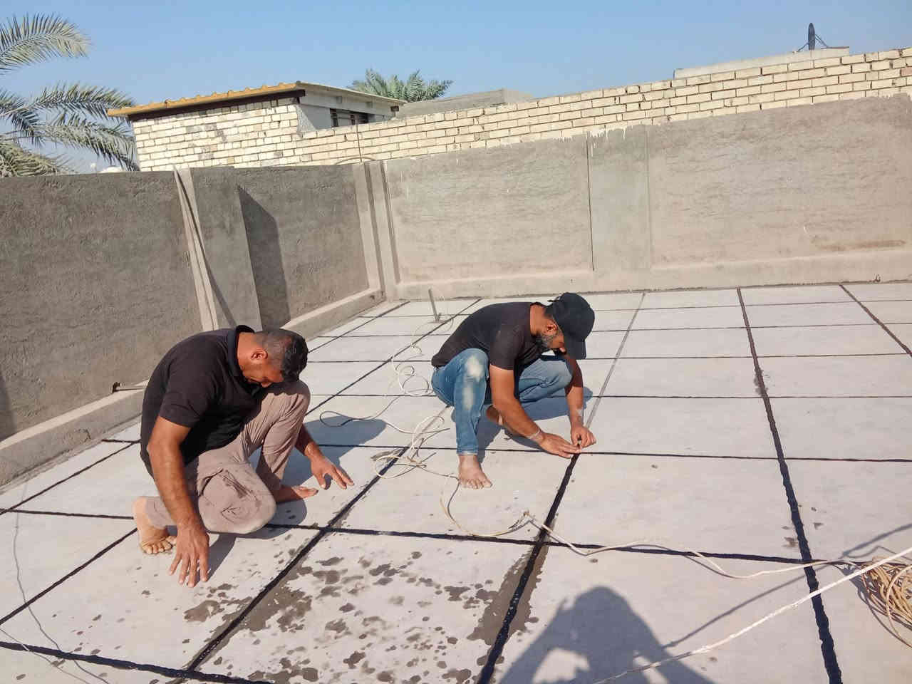 سلام عليكم مستعدون لتطبيك صطوح واعادة الماستك بانسب الأسعار الاتصال على رقم ***********
