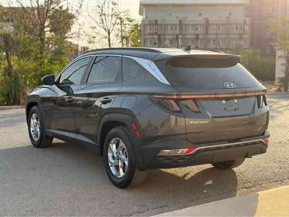 هونداي توسان SEL   2023 حادثها سرقة صبغ جاملغ وبنيد
حجم المحرك : 2.5L
‏ايرباك سليم  

المواصفات : SEL

السعر 182

بصمة وتشغيل عن بعد دخول ذكي
شاشة كبيرة تدعم CarPlay 
كاميرا
هاند بريك بصمة

كشن كهربائي تدفئة استيرن وكشنات
اوتو هولد  اوتو ستارت اوتو ستوب
 نظام النقطة العمياء Blind Spot Monitoring
توقيف جزئياً أو يبطئ السيارة تلقائياً عند وجود سيارة في النقطة العمياء أثناء الدخول إلى الشارع العام بشكل خاطئ 
تحذير الخروج عن المسار + المحافظة على المسار Lane Keeping Assist 
رادار امامي (تحديد مسار)
‏‎رادار جانبي (نقاط عمياء)
‏‎رادار خلفي (التحذير من الاصطدام)
‏‎حساسات خلفي 

شحن لاسلكي للموبايل
صندوق كهربائي 
مانع انزلاق+ABS
نظام قيادة :    ECO-NORMAL-SPORT-SMART-SNOW

تحكم استيرن 

تبريد لمس
تبريد مركزي
لايتات ليد عدسه زينون بلادي

بكلايتات LED بلادي

السعر 182

‭0751 761 4275‬ ‬ واتساب 

‭0751 135 2870‬

***********

*********** واتساب
