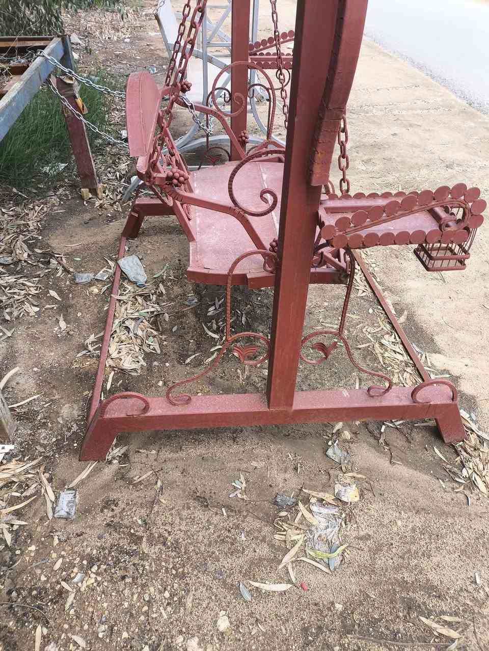 #مرجوحتين
#الحمره_عرض_متر_وربع_وارتفاع_مترين_وربع_قويه_جدآوتتحمل #وزن_ثقيل_حديد_ثقيل_وتتطبك_وتصير_بمكان_صغير_مصبوغه_ضد_الزنجار_والجمال_شوفت_عيونكم_اما_الرصاصيه_عرضهه
#متر_ونص_وارتفاع_متر_ونص_وسع_ايضآ_شخصين_وهم_تتفصخ #وتنضم_اذا_مامحتاجينها_وكلهن_براغي_وثنينهم_حديد_ثقيل_وهم #الجمال_شوف_عينكم_واي_استفسار_الخاص_مفتوح_وتدللون_اما_سعر_الحمره 250
  #والرصاصيه 150 #ومجال_شي_بسيط_جدا_جدآ_رجائآ_بدون_احراج_المكان_كربلاء_البوبيات_قرب_اسواق_برتقاله


**إذا كنت صاحب هذا الإعلان وتريد حذفه لأي سبب، رجاءا أرسل رسالة إلى الدعم الفني**