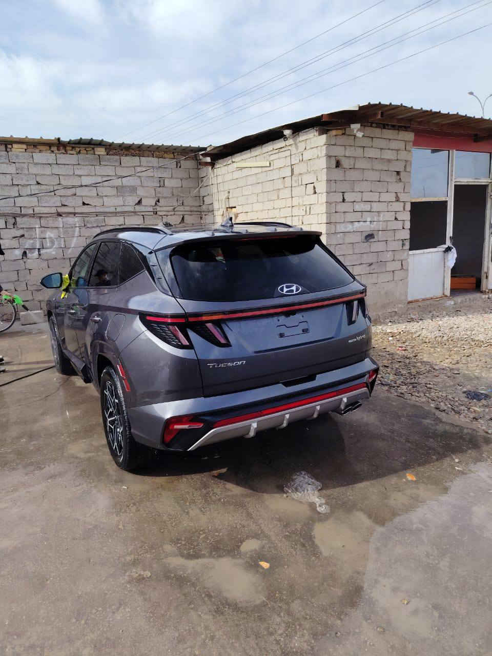 السلام عليكم توكسان للبيع ٢٠٢٤ وارد أمريكي سياره بيه جاملغ تبديل وباب صبغ فقط ايرباك واحد طاك والباقي سليم سياره هايبرد ماشيه ٩ آلاف سياره كلش نضيفه رقم قادسيه غير متواجد ع فيس ‪***********
