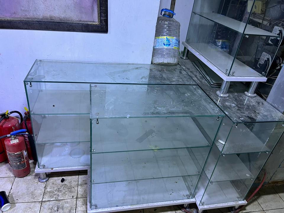 للبيع فاترينا 
عدد ٤ 
٢ حجم صغير قياس ٧٨عرض 
٢ حجم كبير عرض متر و١٥ عرض 
ارتفاع ٣٦ 

مكان بغداد


**إذا كنت صاحب هذا الإعلان وتريد حذفه لأي سبب، رجاءا أرسل رسالة إلى الدعم الفني**