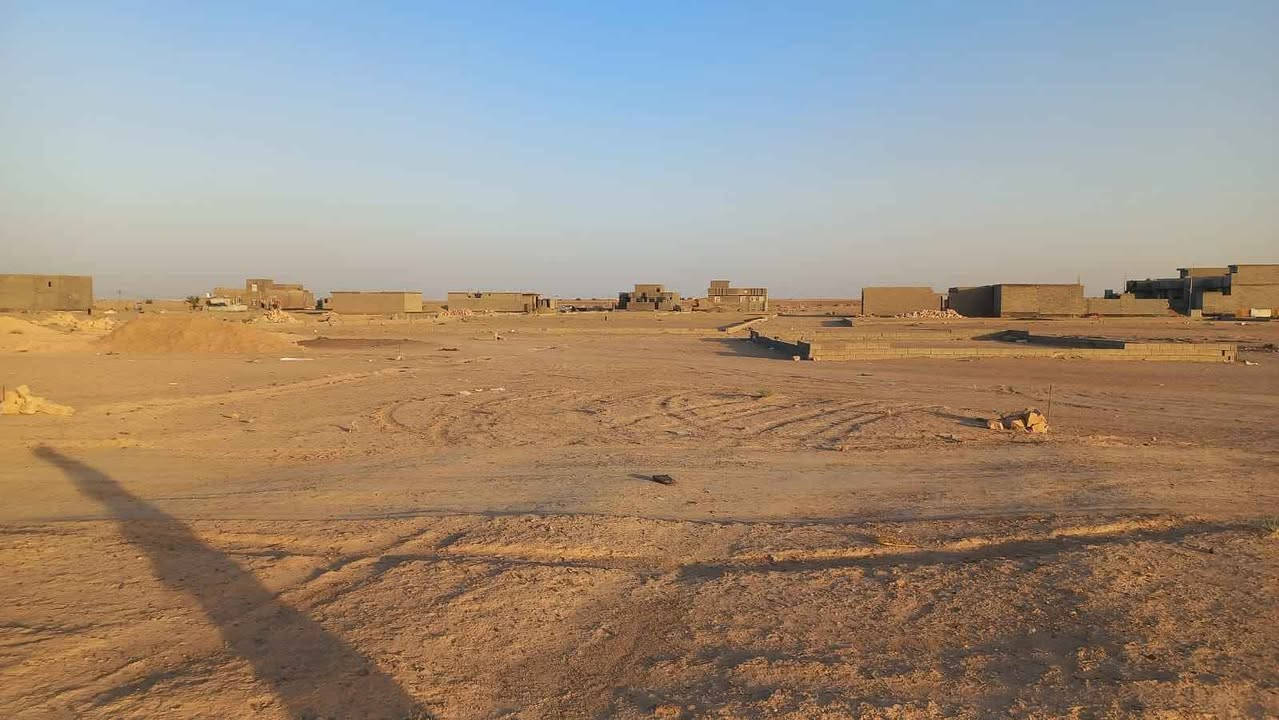 ‎قطعت ارض للبيع موقعها الرمادي 18 سعر اربع ملاين وبيهئ مجال  الستفسار اتصل علئ رقم ***********‎ الرمادي, الأنبار
