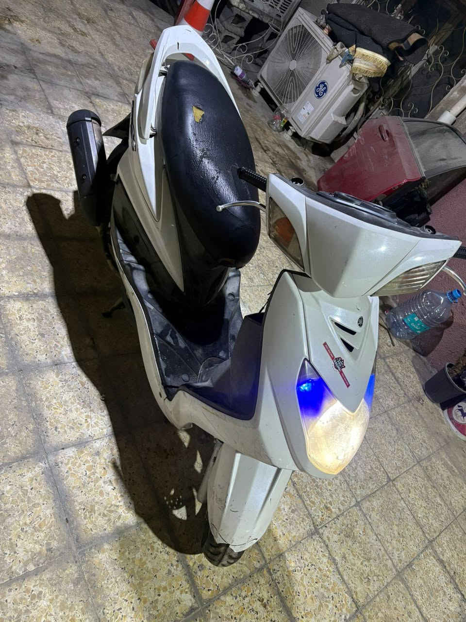 سلام عليكم دراجه للبيع سكنس فحل ياباني كامله كهربيات كله شغال نكره سلف استان حساس لايت زنون السعر 750 بيهه مجال مكاني البياع الشرطة الرابعه رقمي ***********
