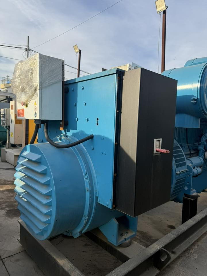 سلام عليكم 
للبيع مولده بيركنز (4008) 
ستندر ما مفتوح بلادي اوربي
توليد لوري سمر بلادي (1000) kv
العنوان أربيل // استفسار واتساب 
*********** / ***********
توصيل لجميع محافظات العراق موجود
