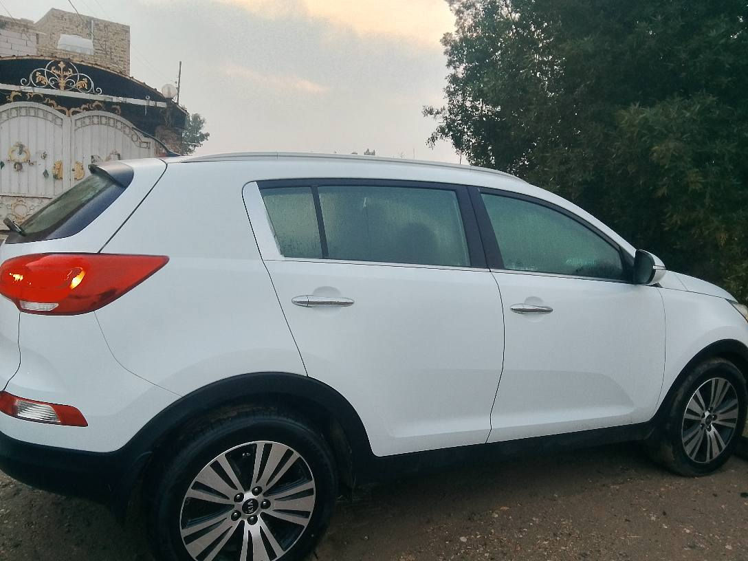 السلام عليكم ... ((للبيع))..

كيا سبورتج موديل ٢٠١٦
لون أييض
وارد خليجي
بدون صبغ وبدون تبديل (فقط بعض الرصعات والبارد)
محرك ٢٠٠٠
كامرة خلفية hd
حساسات خلفية
مري شفط
اشاير بالمري
تخم تاير جديد
مدوشمة 
تلبيسة جديدة للكشنات
شاشة بالدشبول
تم عمل ادامة للسيارة قبل فترة قليلة
السنوية بإسمي
رقم قادسية
السعر ١٧٥ وبي مجال
للتواصل ***********
