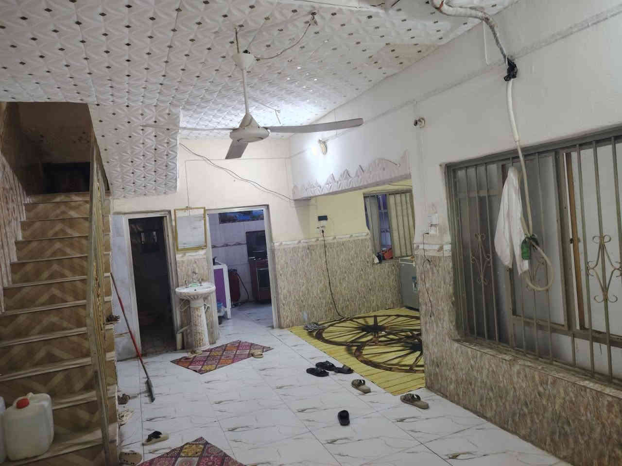 #اللهم_صل_على_محمد_وآل_محمد
#تم_تخفيظ_السعر 
بيت طابو صرف فى منطقه القشله الصوب الصغير #المساحه   ١٠٠ متر مربع  10*10  طابقين قرب الشارع العام #علما البيت الطابق الاول كونكريت اما الثاني عكاده يتكون البيت من

#الطابق_الأول  غرفه وصاله ومطبخ واستقبال وصحيات
#الطابق_الثاني  غرفه وصاله وصحيات
#السعرلدى المكتب حسب رغبه صاحب العقار
#للاستفساراكثرمراجعه مكتب الدرر او الاتصال
                          ***********
                      *********** #مكتب_الدرر_للعقارات
