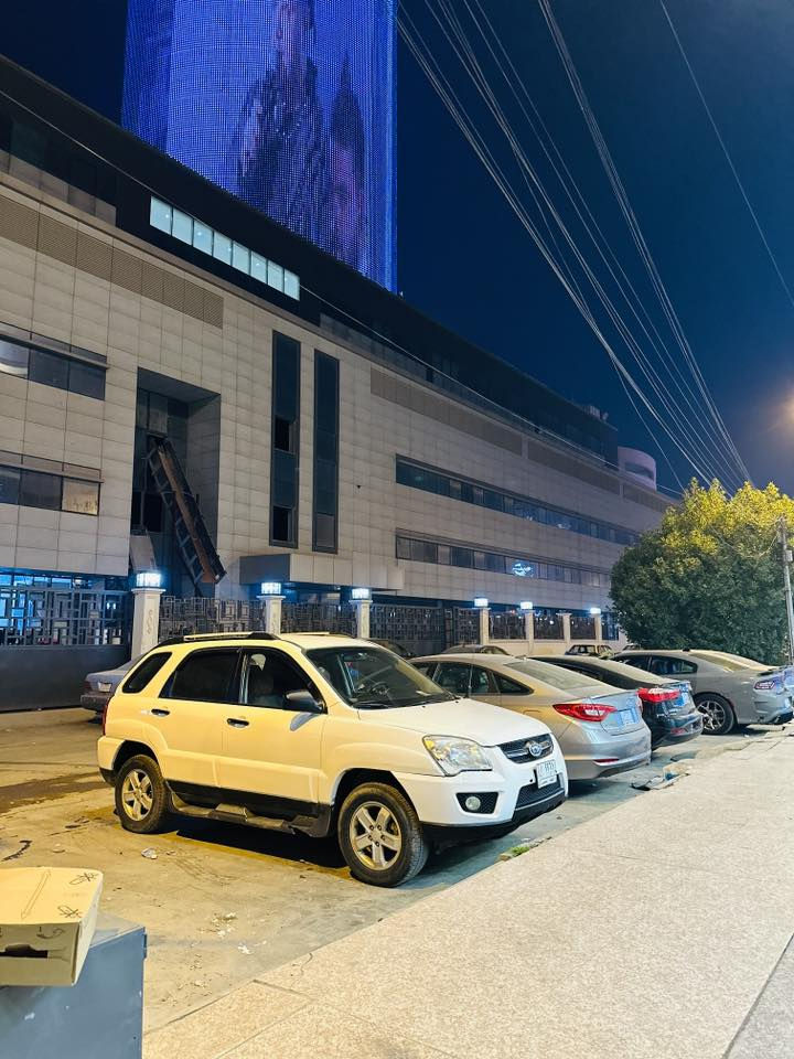 السلام عليكم كيا سبورتج 2009 خليجي مكفوله
مكينه 2000 دوش
كير مكينه حداديه كفاله 
التبريد ثلج ❄️ 
كهربائيات 100/100
شرط التحويل 
دواخلها سياره نضيفه 
برغي مابيها نقص 
السعر 118 وبي مجال 
مكاني الديوانيه 
للتواصل ***********
