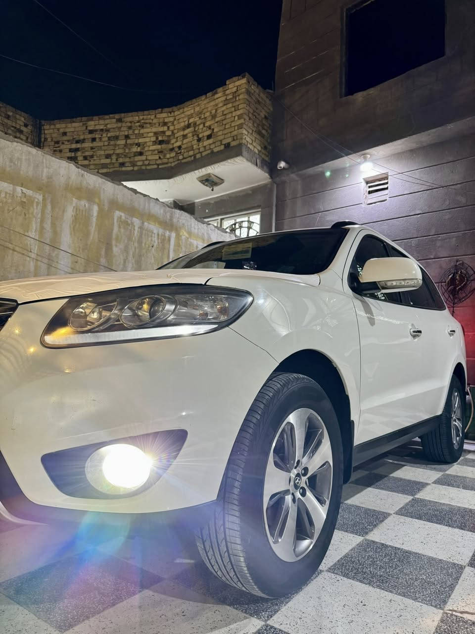 السلام عليكم سنتافي 2012 كفاله عامه محرك 6سلندر مامفتوح  فول مواصفات تنتا بصمه كشنات جلد كهربائي تحكمات جهتين مثبت سرعه تبريد بيانو ويل كب كروم 3قطع تبريد  7راكب رقم بصرة نكليزي سنويه باسمي عنوان بصرة ***********
