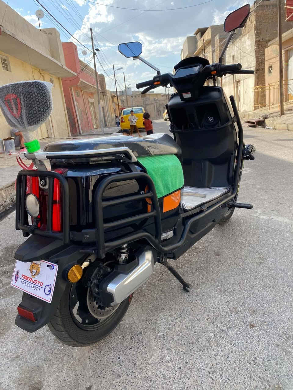 ماطور شحن للبيع ريان وحش الكون 
مواصفات معروفة دبل بصمه 
سرعه 80 حقيقي 
مستخدم شهرين 
نضافه فول
بطاريات شرط الفحص 
الماطور كلو شرط عل فحص 
السعر مليون و150 
رقم الهاتف ***********
