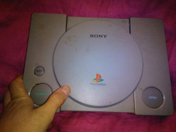 لعشاق اجهزة الالعاب القديمه والكولكتريه القدامى حظرت الكم شي حلو ومميز ورخيص هم وياما هي عدة اشياء مو شي واحد تلاث اجهزة بلي وان واحد نسخة 5000 والاخرين نسخة 9002 بس الثالث يرادله عدسه وبيهن شغالات اصلي وكوبي كامله ملحقاتهن ركزلي على كامله ملحقاتهن بيش؟ والله بلاش كلهم بس ب35 الف بسسسسسس وهذا عرض مدى الحياه هم وهسه تسالوني ليش ب35 ثنينهم الجواب اريد فلوس كالعاده ماعندي توصيل ومكاني بغداد حي جميله شارع خير الله وسلامتكم


**إذا كنت صاحب هذا الإعلان وتريد حذفه لأي سبب، رجاءا أرسل رسالة إلى الدعم الفني**