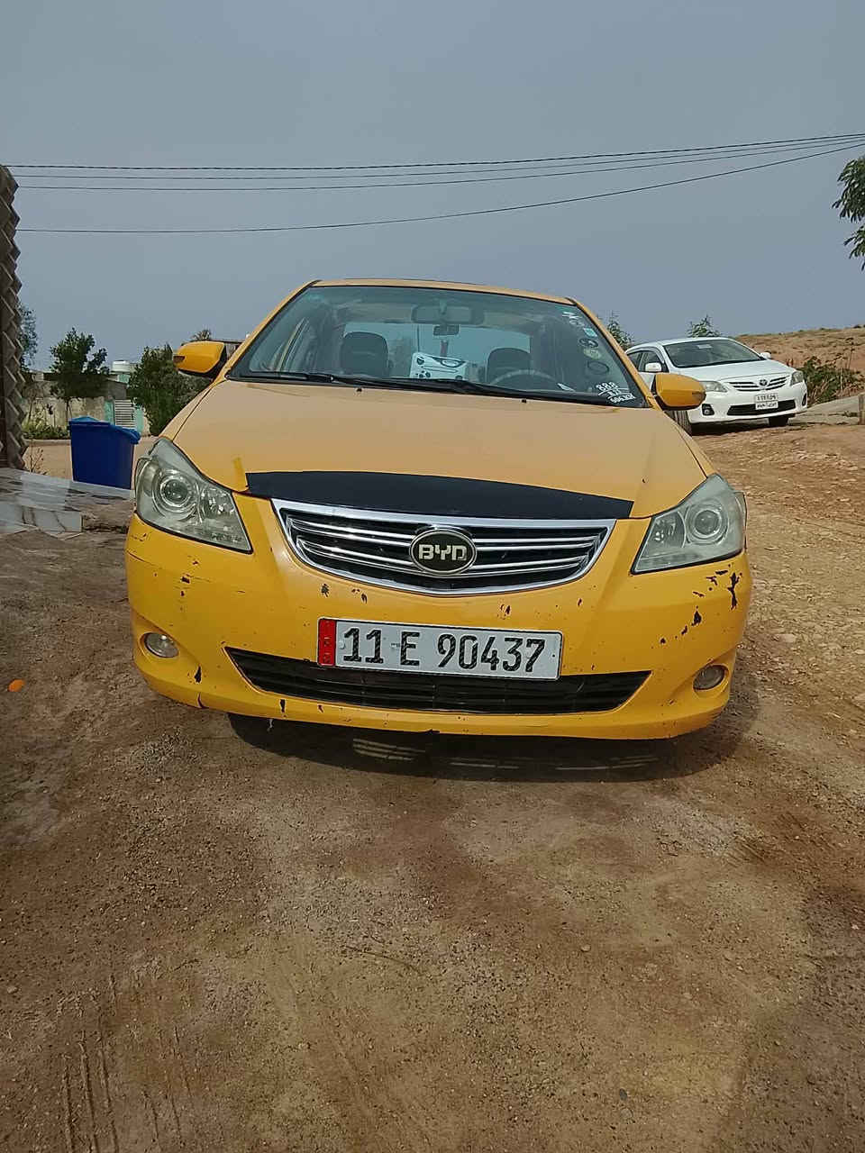 السلام عليكم بي واي دي  . جي 3 موديل 13 كير محرك يارس تدفئه تبريد سنويه لحد. 30 صاحبها بخانقين بيها استيكر بانزين صدر  وباتري ونوزل وبلكات جديد  سقف سلايت شغاله.   دوشمه كشنات  مع سقف مغلف   .سياره اقتصاديه .  للاستفسار اكثر الاتصال ع الرقم ***********  والسعر 53وبي مجال الي ميعجبه لتعلق رجاءا  إذا اكو مراوس خصوصي يراسلني
