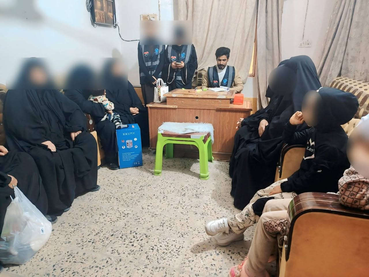 بفضل الله وبجهود أهل الخير أقام #فريق_سوا_نكدر_التطوعي حملة #دينار_الرحمة
 والتي تم خلالها تسليم (75) تجهيزات شتائية متكاملة شملت الملابس والأحذية والقماصل والجوارب والبطاطين والبردات والفرشات لتكون عوناً لهم في أيام البرد القاسية كما تم ضمن الحملة تسليم صوبات وسلال غذائية حرصاً على توفير الاحتياجات الأساسية للعوائل الكريمة وقد قدم جزء من هذا العطاء بنية وثواب أرواح أشخاص أموات ذكرت أسماؤهم حباً ووفاءً لهم 
سائلين الله أن يتقبل من جميع المتبرعين ويجعل ما قدموه رحمة وسعة في أرزاقهم وأجراً عظيماً لمن أخلص نيته لوجه الله تعالى. 
نرجو قراءة سورة الفاتحة إلى جميع أموات شيعة أمير المؤمنين عليه السلام وبالأخص أموات المتبرعين وأن يجعل الله هذا العمل في ميزان حسنات كل من ساهم ودعم وكان سبباً في وصول هذا الخير إلى مستحقيه ويطيب لنا أن نتقدم بجزيل الشكر والامتنان لكل متطوعي فريق سوا نكدر التطوعي ولكل من تبرع وتعاون وساند فبجهودكم وتكاتفكم يستمر العطاء ويكبر الأثر
للتواصل مع فريق سوا نكدر التطوعي ***********
#فريق_سوا_نكدر_التطوعي
#دينار_الرحمة
