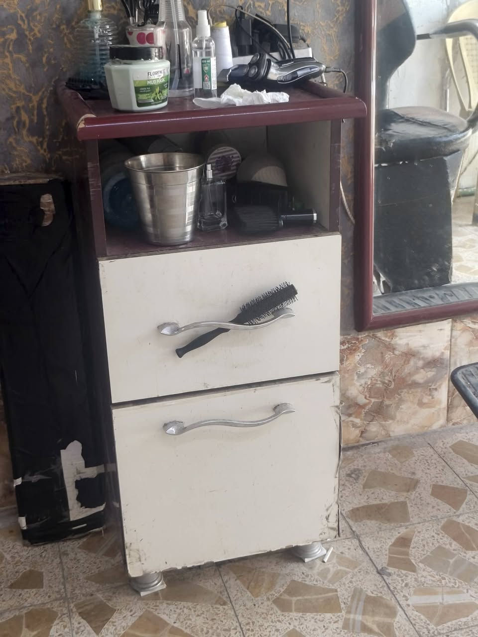السلام عليكم  مري عدد 2 وميز للبيع


**إذا كنت صاحب هذا الإعلان وتريد حذفه لأي سبب، رجاءا أرسل رسالة إلى الدعم الفني**