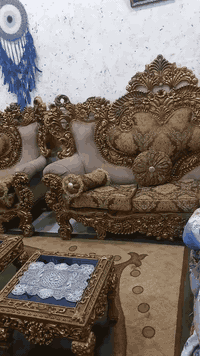 تخم للبيع 10مقاعد وياه 3 طبلات ***********
