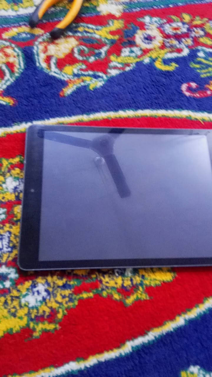 سلام عليكم ايباد 9 للبيع البطاريه 99 اليباد نضيف حيل مع شاحنت اصلية  السعر 250 او بي مجال الرقم ***********
