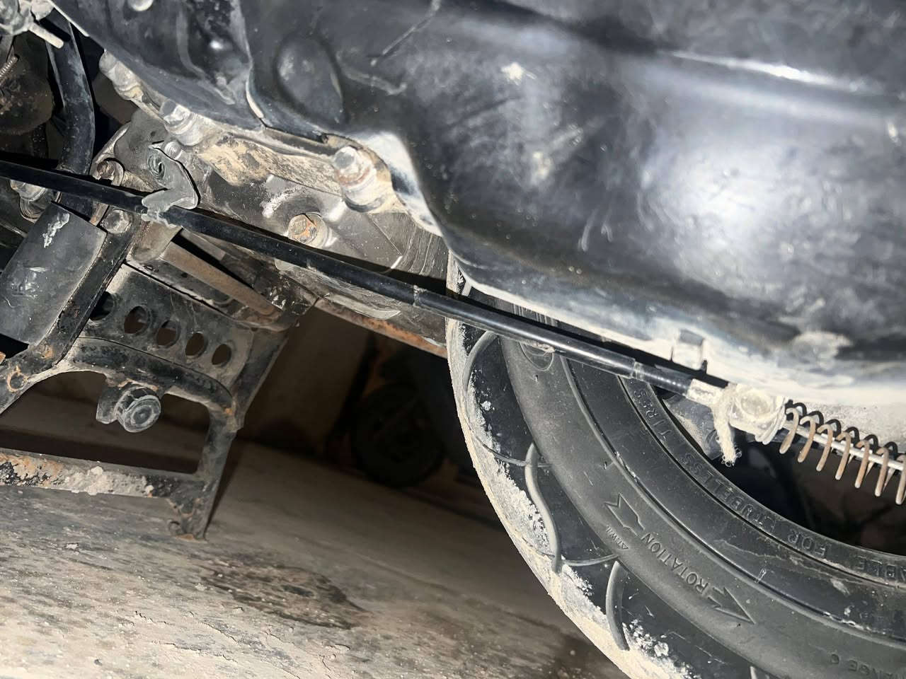 سلام عليكم سكنس نثيه ١٤٠ للبيع او مراوس مكينه ناعمه كفرات ختم واحد بلاديه اوراق موجوده
كهربائيات شغاله (سلف. هندر. باتري. اشاير. هورن. لايت. بك لايت.) كلشي شغال
بغداد الزعفرانيه 
***********
