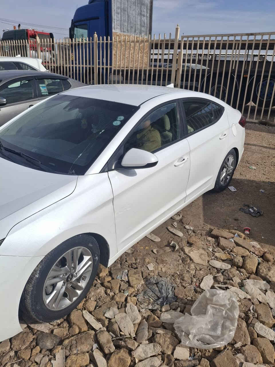 سلام عليكم  النترا وارد مريكي  ٢٠١٩ فول موصفات  عده لفتحه بيه قطعتين  بابين  وباب بي صبق  ولباقي  مكفول وليبل  واحد  مابيه  كلوب  مشتغل  كله  شركه  ماشيه  ٨٤ الف   مكان سياره بابل القاسم  سعره  ٢٧ وبيه مجال  *********** وعندي سوناره  تريد تحول تريد وكاله  خادم
