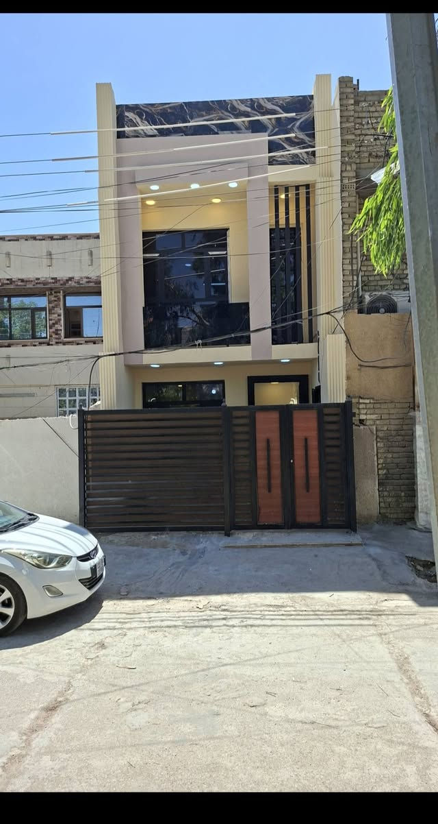 سلام عليكم مشتمل ٩٠م لابيع ٤نوم واستقبال ومطبخ وحولي والطابق الثالث بيتونه كبيره زاد صطحين ابودشير شارع الضغط خلف مركز قريب ع بيت جباره طابو صرف ***********
