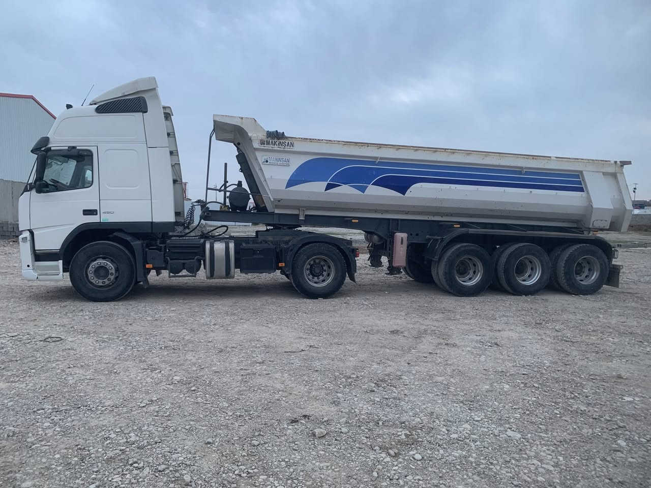 فالفو FM/450 كير اوتماتيك تريلة قلاب بودي ماكنيسان 3 محاور دبل تاير تخم تاير جديد سنوية ورقم جديد سيارة حيل نظيف وبدون صبغ وكير ومحرك واكسل وشاصي بشرط وشرط التحويل 

موديل / 2012

السعر / 440$

اوقات الاتصال من ساعة 9:00 صباحاً حتى ساعة 8:00 مساءاً

***********

***********

***********

عنوان / كركوك معارض شارع المطار مقابل جسر واحد حزيران قرب محطة الانوار

@إشارة
