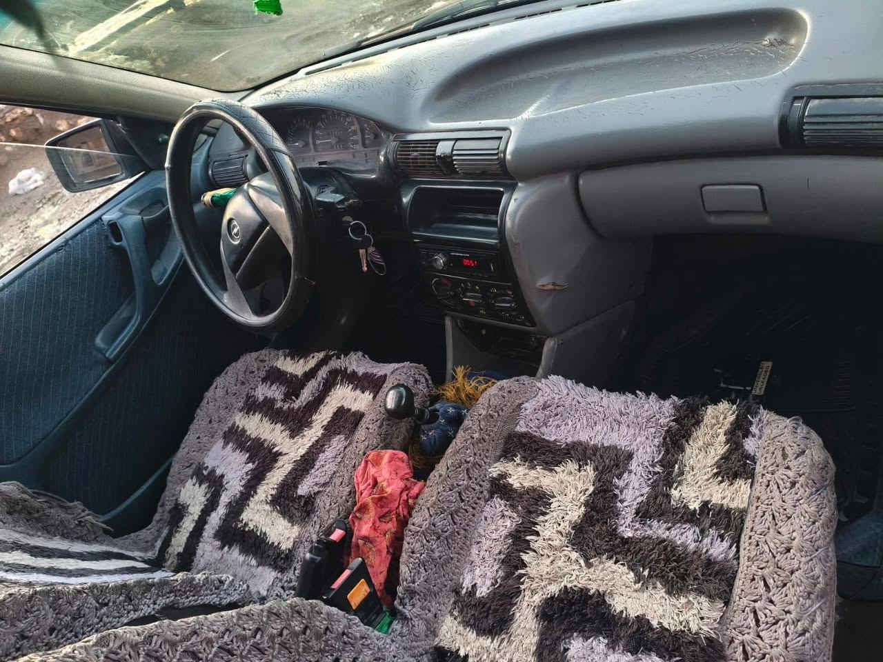 السلام عليكم ارفع المنشور بكلمه ياالله للبيع اوبل استرا رقم قادسيه مكينه 1600 مكينه  وكير وحداديه تخم تأير جديد كهربائيات كله شغاله دواخل جدد  مكفوله من ضربه وصبغ  السياره جاهزه علئ اخر حبايه مكان السياره نجف مناذره عمود 93 السعر 25 وبيه مجال قليل ***********
