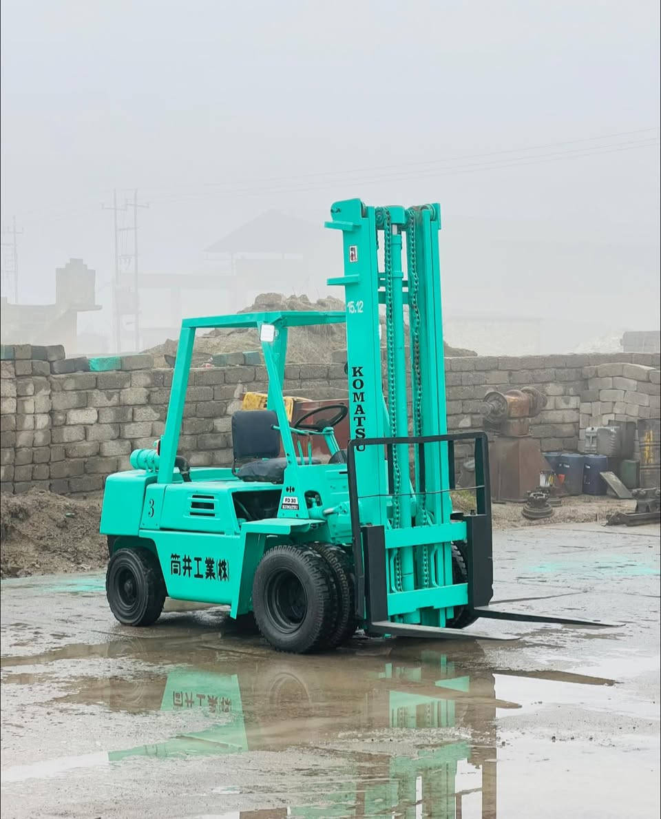 للبيع رافعة شوكية 
كوماتسو 3 طن جوب عالي حركتين 
كير محرك رفع بشرط كهربائيات كامل 
سعر 38 ورقة او بي مجال 
للاستفسار اتصال ***********  📞
