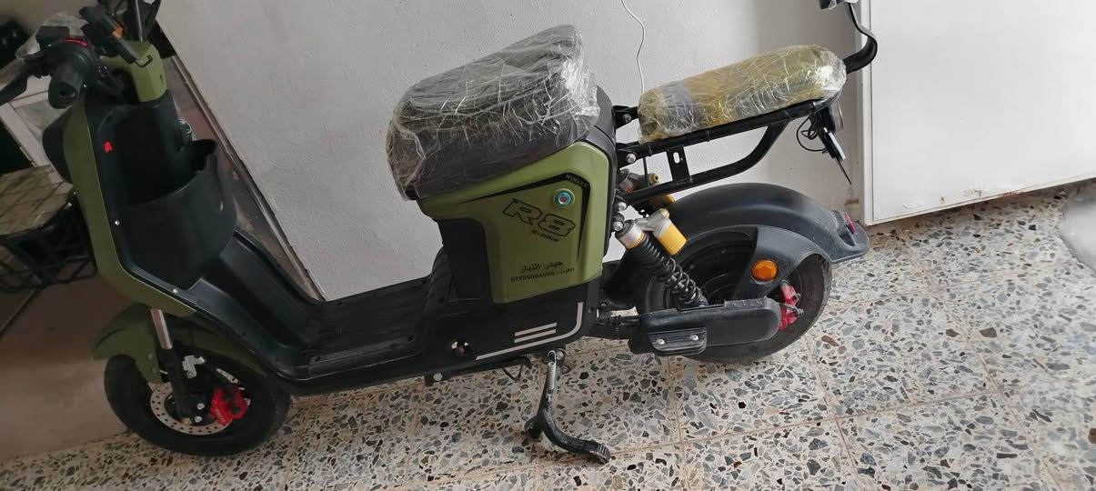 دراجه للبيع ار٨ ٤٠٠ او بيه مجال بلدروز هذه رقمي ***********
