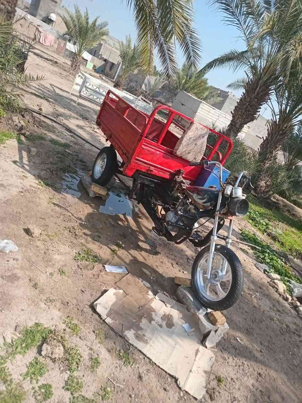 سلام عليكم ستوته للبيع طفت بعد ما شتقلت السعر ٣٠٠ وبيها مجال بصيط شاصي بي لحيم قليل ابيع كوم حديد مكاني سماوه 
سوير الشراي يتصل ***********
