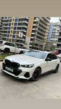 للبيع او المراوس 2024 BMW 530  كت كامل M PRO رقم شمالي تريد المميز او ...